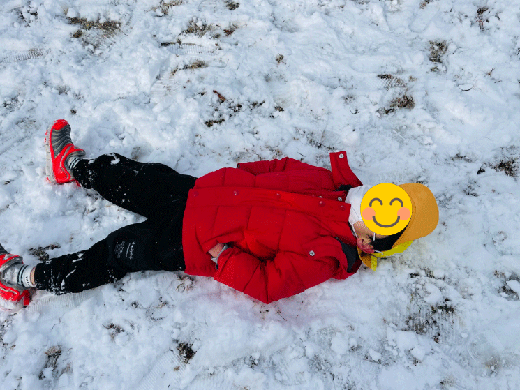 雪の日のそと遊び